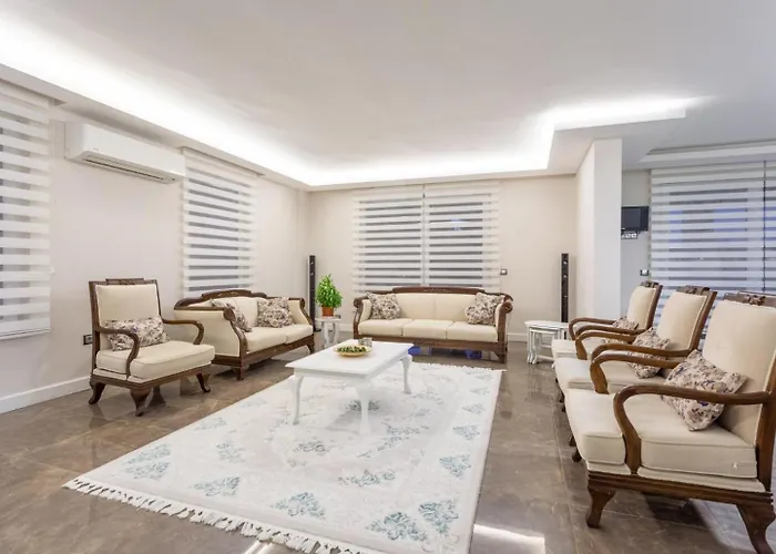 Ozcelik Villa *
